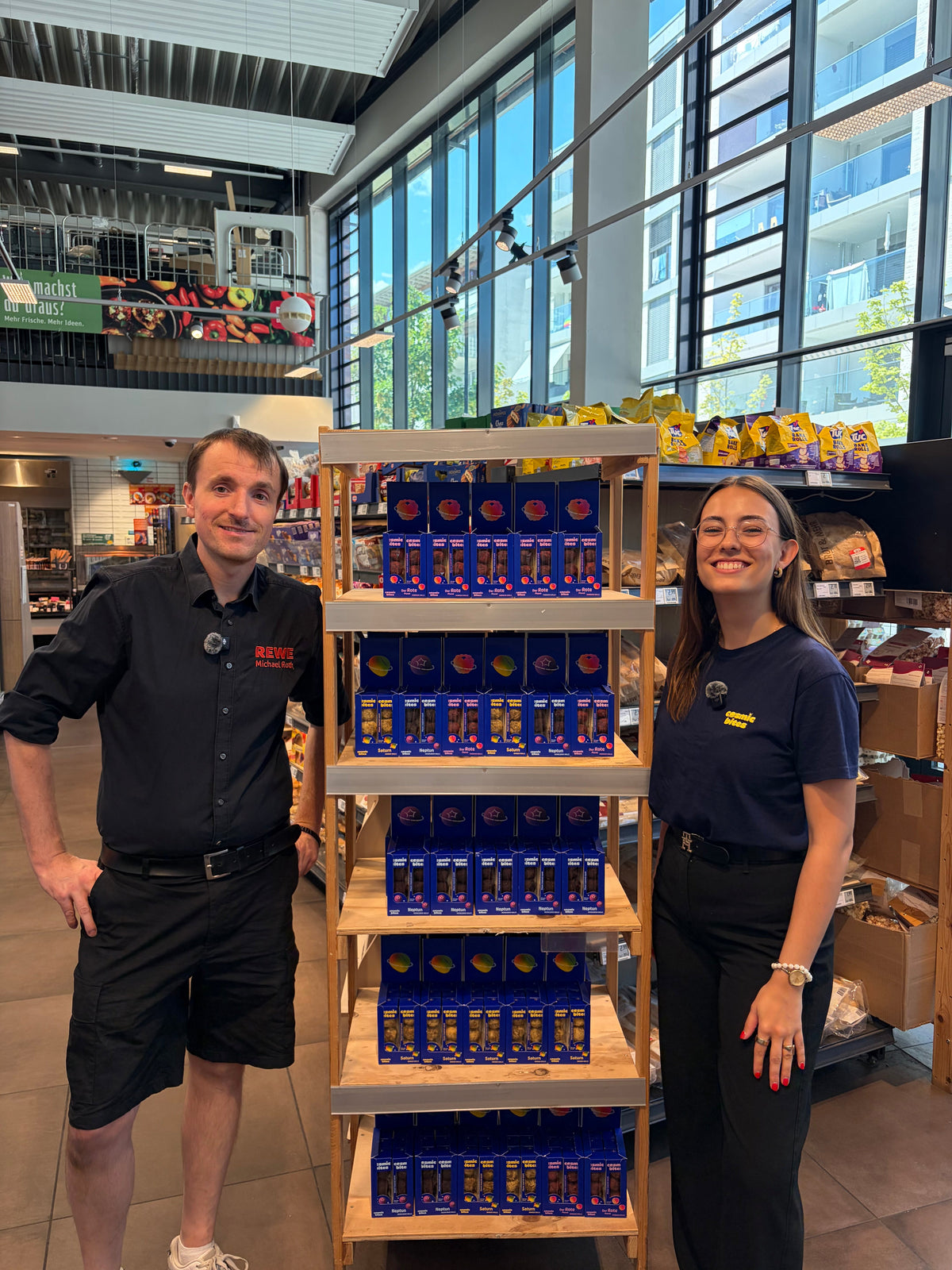 3, 2, 1 … Landung! Cosmic Bites ist jetzt bei REWE in Stuttgart erhältlich 🚀